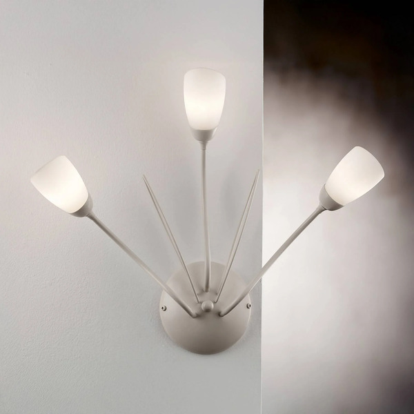  Jupiter Jupiter Gloriosa Wall Light, Cream, Glass, 3-bulb 
