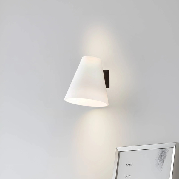  Lucande Lucande Timido Wall Light, White/black, Glass, 16.5 Cm High 