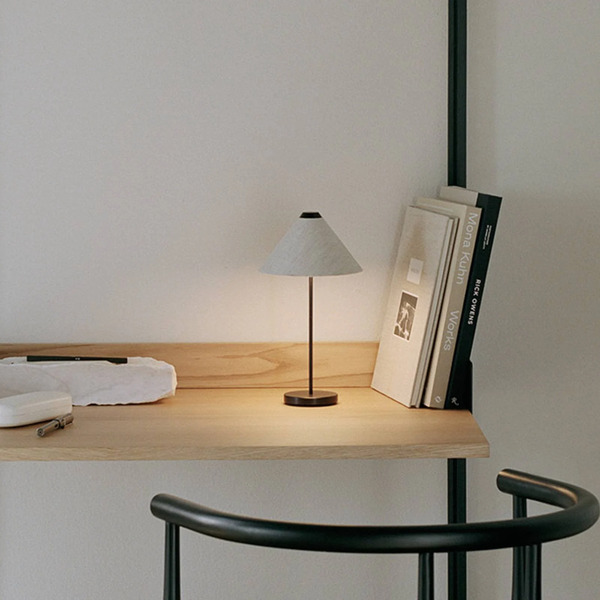  New Works New Works Brolly Battery Table Lamp Ip44 White 