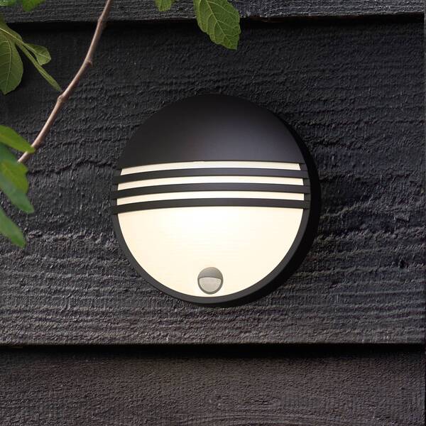  Philips Philips Yarrow Led Outdoor Wall Light With Sensor 