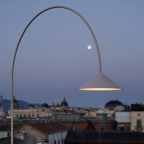  Vibia Vibia Led Outdoor Floor Lamp Out, Beige Height 242 Cm Ip44 2,700k 