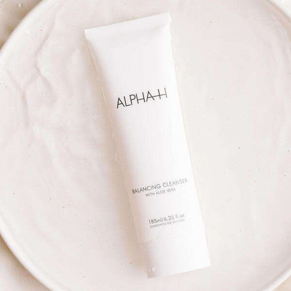  Alpha-h Balancing Cleanser With Aloe Vera 185ml 