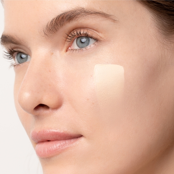  Chantecaille Just Skin Tinted Moisturizer Spf 15 35ml (various Shades) - Alabaster 