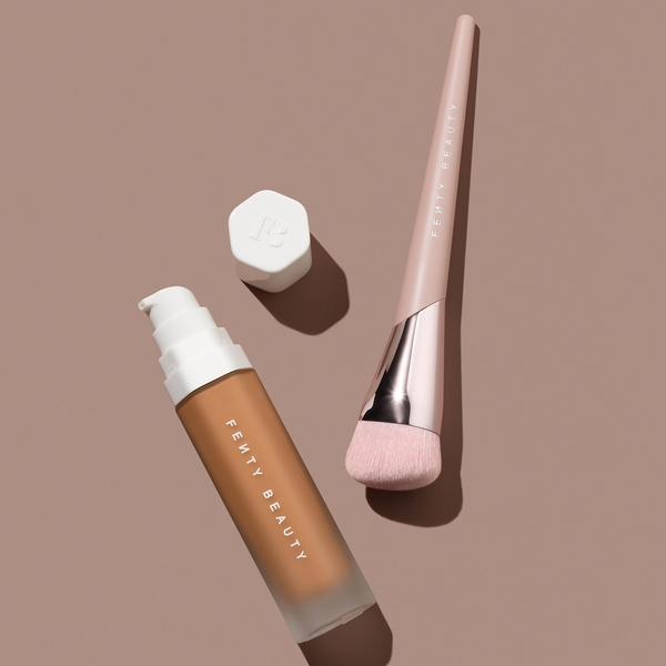  Fenty Beauty Foundation Brush - 145 