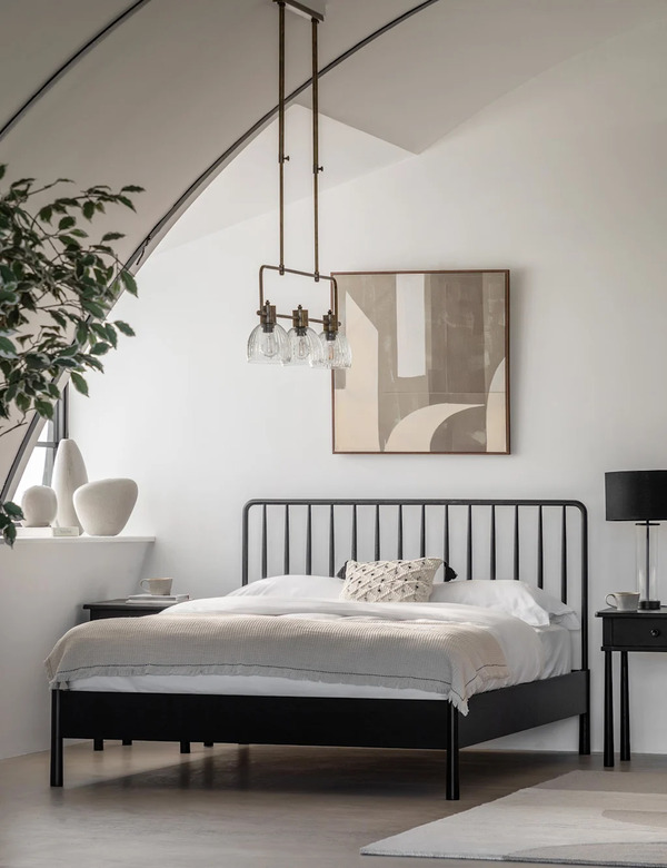  Gallery Direct Wycombe 4'6 Spindle Bed Black 