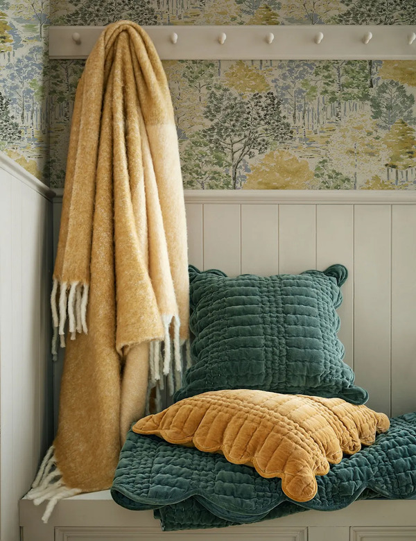  Laura Ashley Bronwen Tassled Throw With Wool Yellow Mix 