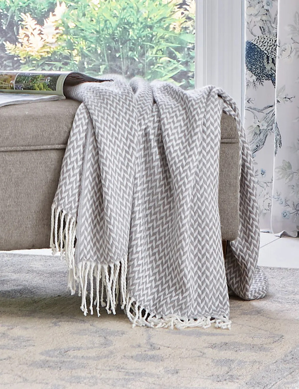  Laura Ashley Home Arya Throw Grey Mix 
