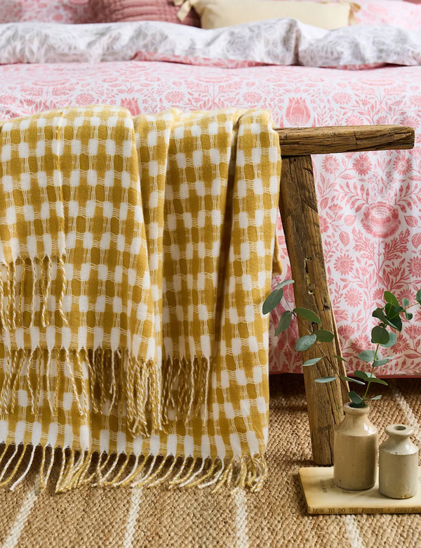  Laura Ashley Knapton Gingham Throw Yellow Mix 