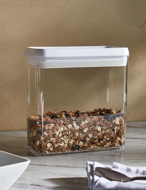  M&s 2.7l Rectangular Flip-tight Food Storage White Mix 