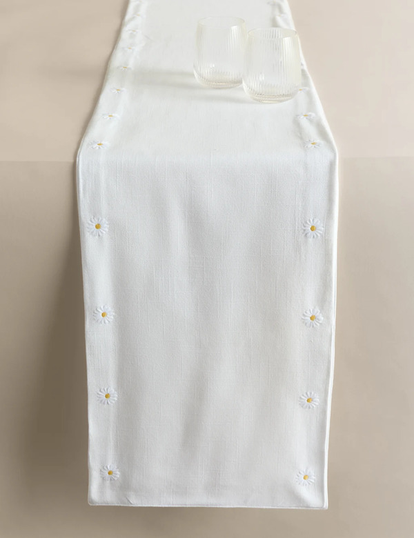  M&s Pure Cotton Daisy Table Runner White Mix 