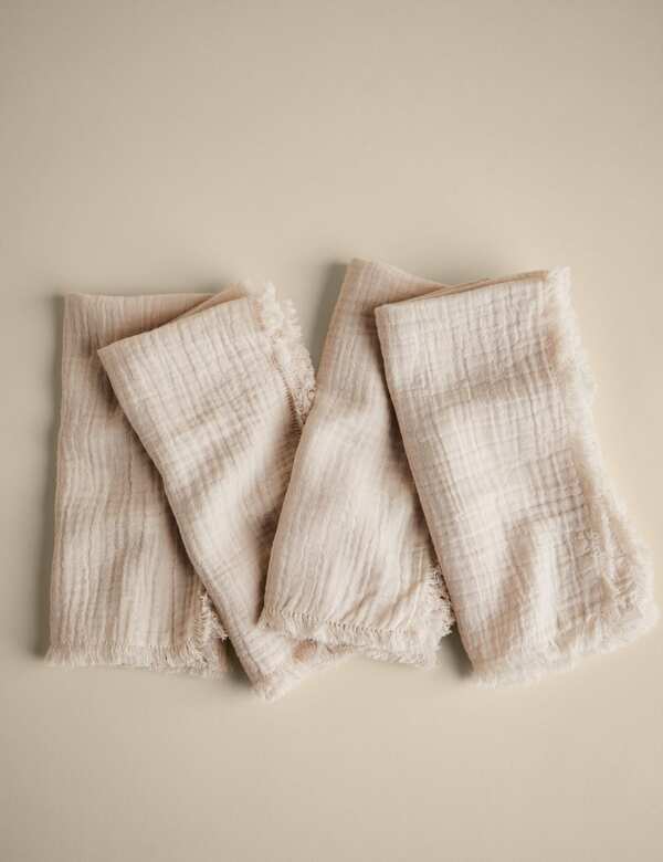  M&s Set Of 4 Frayed Edge Muslin Napkins Natural 