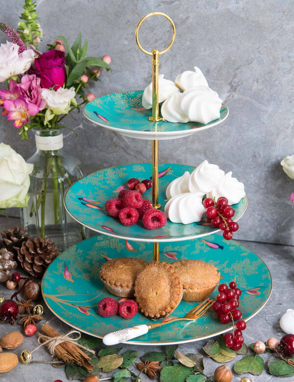  Sara Miller Chelsea Cake Stand Green 
