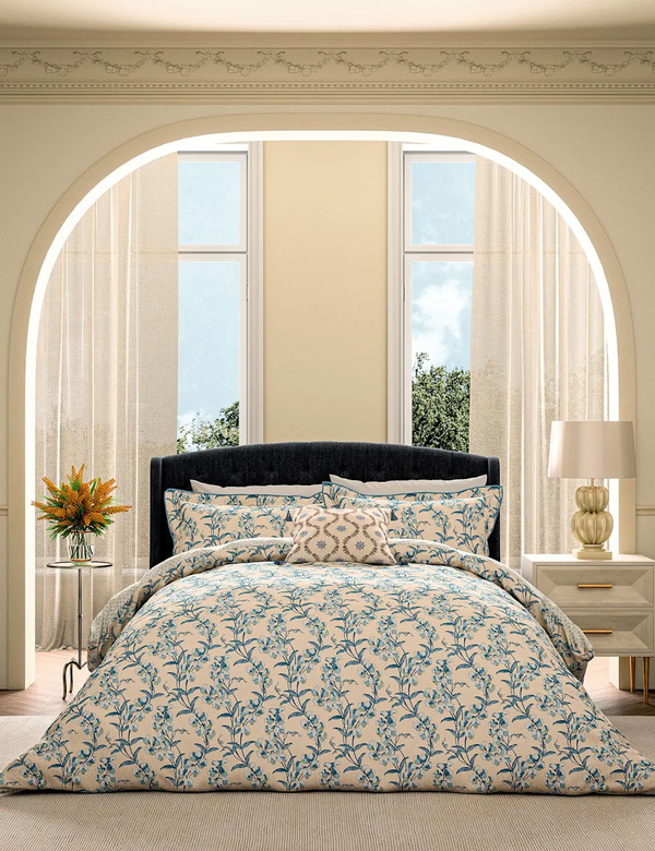  V&a Onslow Trellis Cushion Cream Mix 
