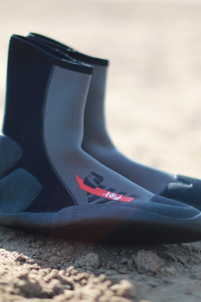  Tiki Surf Tech Adult 5mm Wetsuit Boots 
