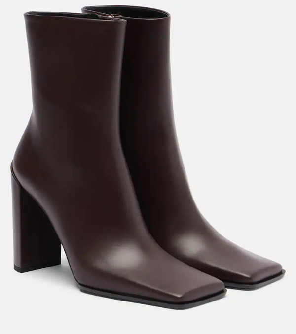  Alaia Alaia Leather Ankle Boots 