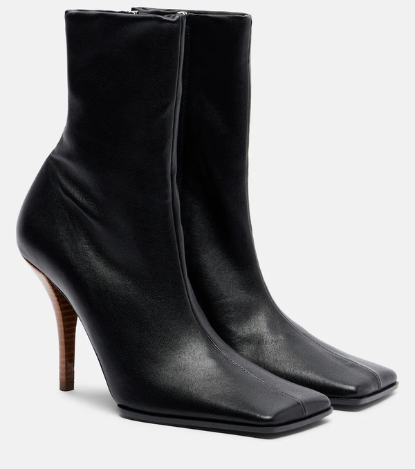  Alaia Alaia Leather Ankle Boots 