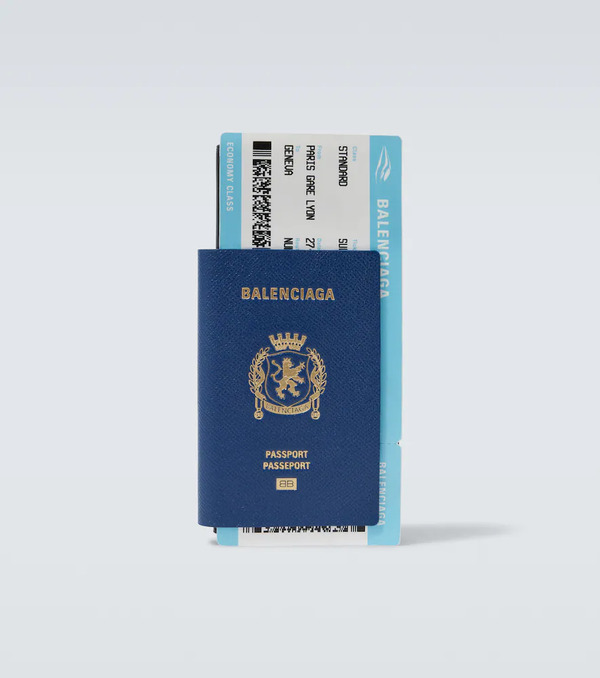  Balenciaga Balenciaga Passport Leather Wallet 