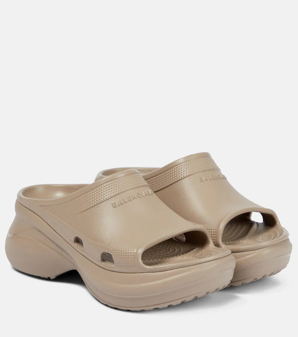  Balenciaga Balenciaga Pool Crocsâ¢ Rubber Mules 