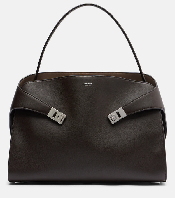 Ferragamo Ferragamo Hug Soft Medium Leather Shoulder Bag 