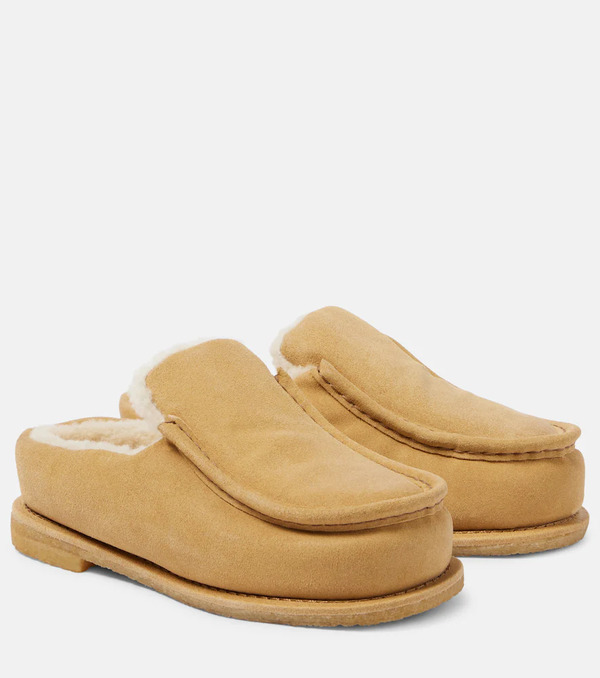  Jw Anderson Jw Anderson Shearling-lined Suede Mules 