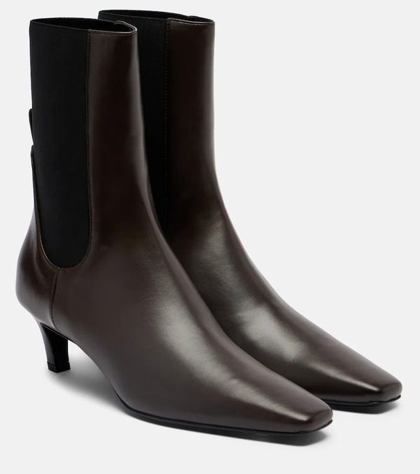  Toteme Toteme 50 Leather Chelsea Boots 