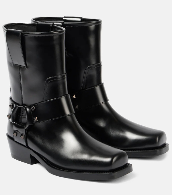  Valentino Garavani Valentino Garavani Rockstud Leather Biker Boots 