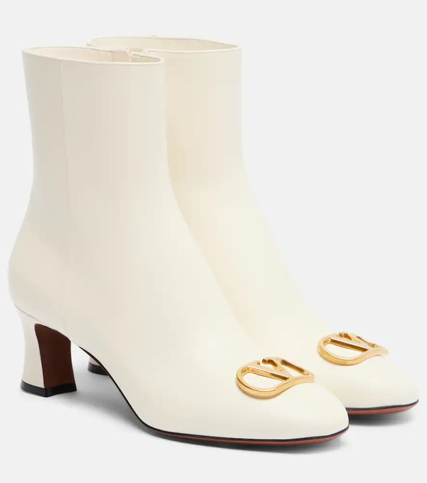  Valentino Garavani Valentino Garavani Vlogo Leather Ankle Boots 