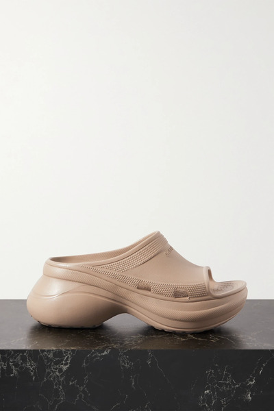  Balenciaga   + Crocs Pool Perforated Rubber Slides   Beige 