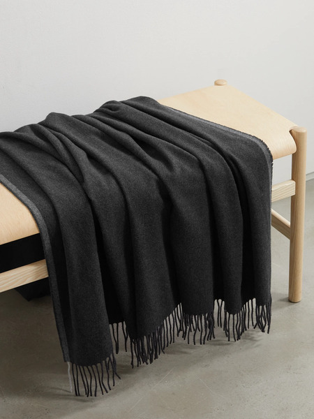  Brunello Cucinelli   Fringed Two Tone Cashmere Travel Blanket   Charcoal 
