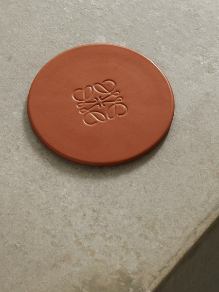  Loewe Perfumes   Medium Ceramic Candle Lid   Tan 