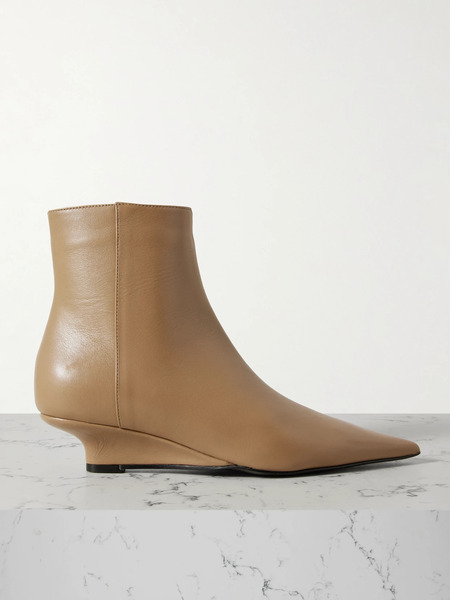  Toteme   The Sharp Leather Ankle Boots   Camel 