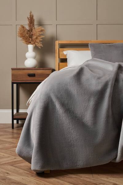 Bhs Faux Fur Throw With Velvet Backing, Grey 