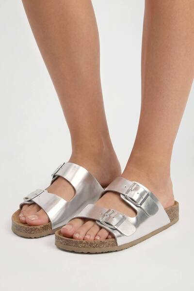  Boohoo Double Buckle Footbed Sliders, Silver 