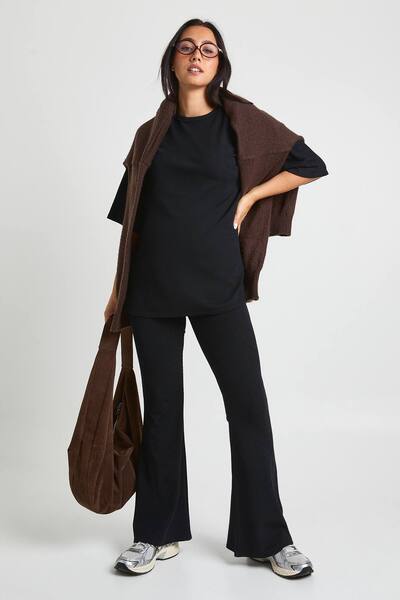  Boohoo Maternity Split Side Oversized T-shirt And Flared Trouser, Black 