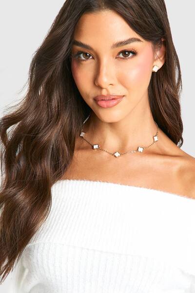  Boohoo Pearl Clover Necklace 