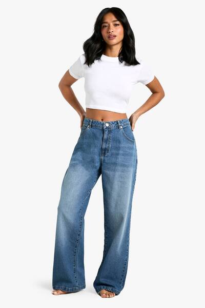  Boohoo Petite Basic Straight Leg Jean, Light Wash 