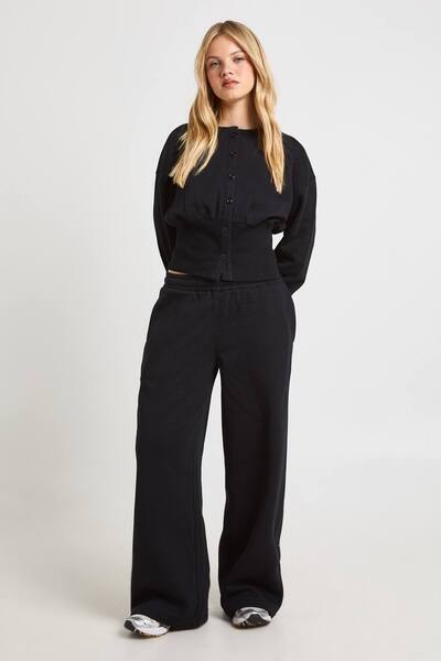  Boohoo Petite Cinched Waist Button Through Sweatshirt Tracksuit, Black 