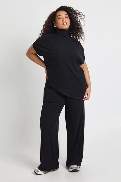  Boohoo Plus Asymmetric Flowing Cape Top And Trouser Lounge Set, Black 