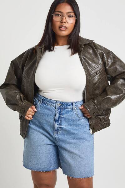  Boohoo Plus Bermuda Denim Short, Acid Wash Light Blue 
