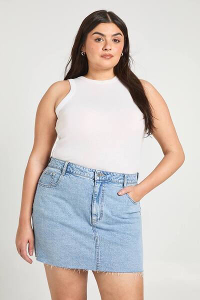  Boohoo Plus Denim Mini Skirt, Light Wash 