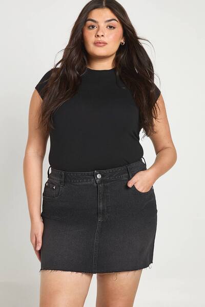  Boohoo Plus Denim Mini Skirt, Washed Black 