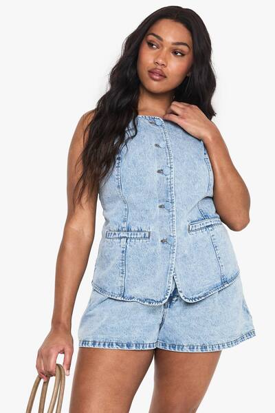  Boohoo Plus Denim Mom Short, Light Blue 
