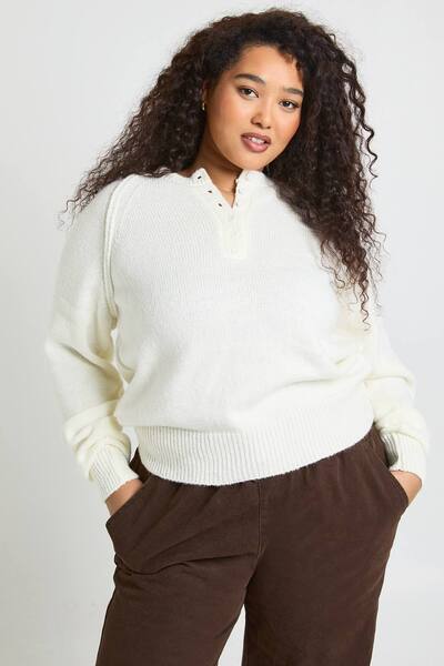  Boohoo Plus Exposed Seam Henley Knitted Jumper, Ecru 