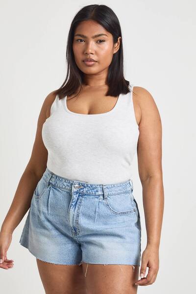  Boohoo Plus Flippy Wide Leg Denim Short, Light Wash 