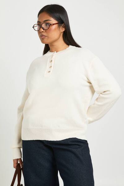  Boohoo Plus Gold Button Crew Neck Jumper, Ivory 