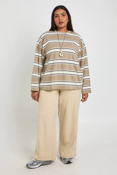  Boohoo Plus Peached Pleated Wide Leg Trouser, Stone 