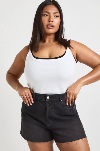  Boohoo Plus Raw Hem Denim Short, Washed Black 