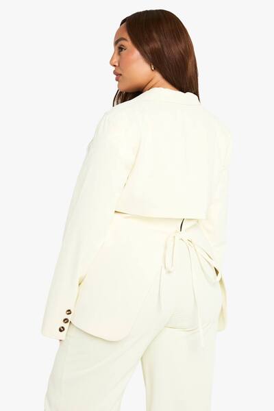  Boohoo Plus Tailored Open Back Tie Detail Blazer, Buttermilk 