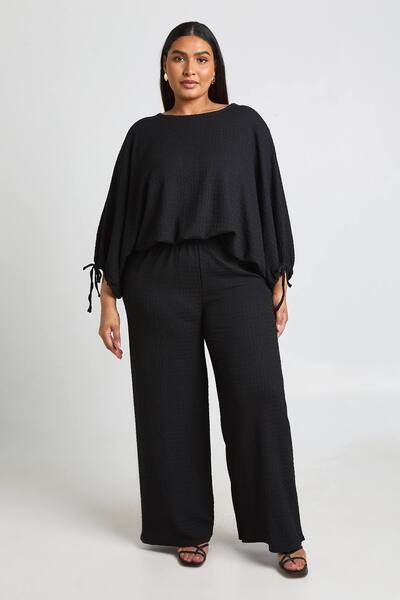  Boohoo Plus Textured Ruched Sleeve Balloon Hem Top & Wide Leg Trouser, Black 