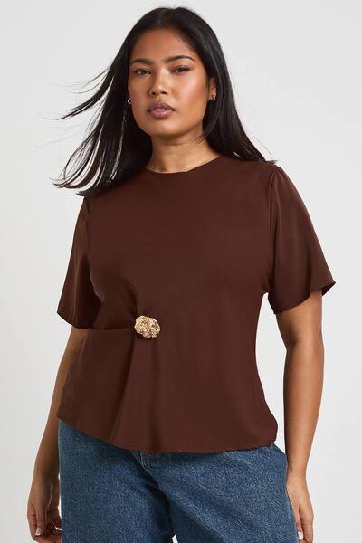  Boohoo Plus Trim Detail Woven T-shirt, Chocolate 